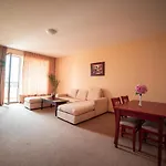 Paradise Park 3*