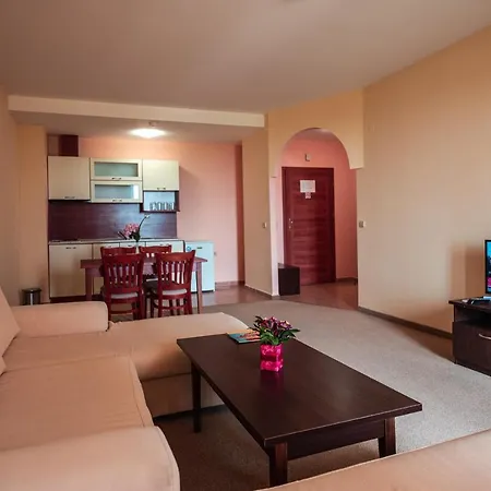 Апартхотел Paradise Park 3*
