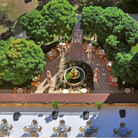 Paradise Park Апартхотел