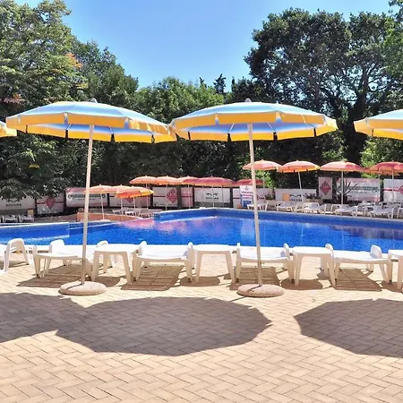 Paradise Park Aparthotel Golden Sands