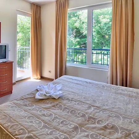 Paradise Park Aparthotel Golden Sands