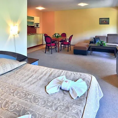 Paradise Park Aparthotel Golden Sands