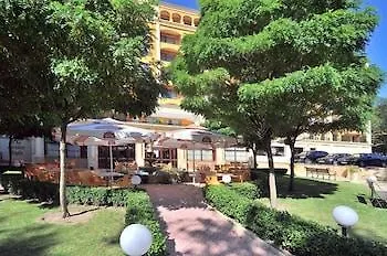 Aparthotel Paradise Park Golden Sands