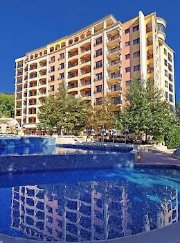 Paradise Park 3*