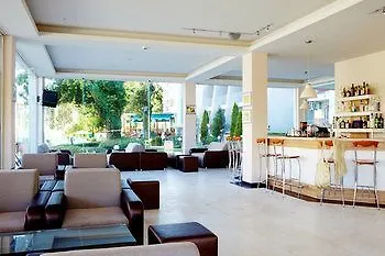 Aparthotel Paradise Park 3*