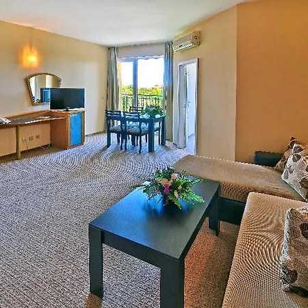 Aparthotel Paradise Park Golden Sands